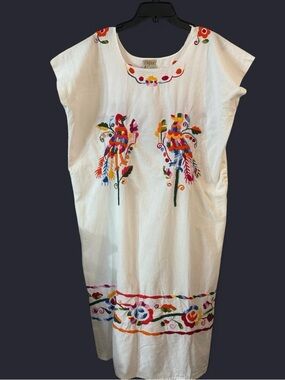 Vibrant Hand-Embroidered White Mexican Caftan Tunic Dress with Colorful Birds